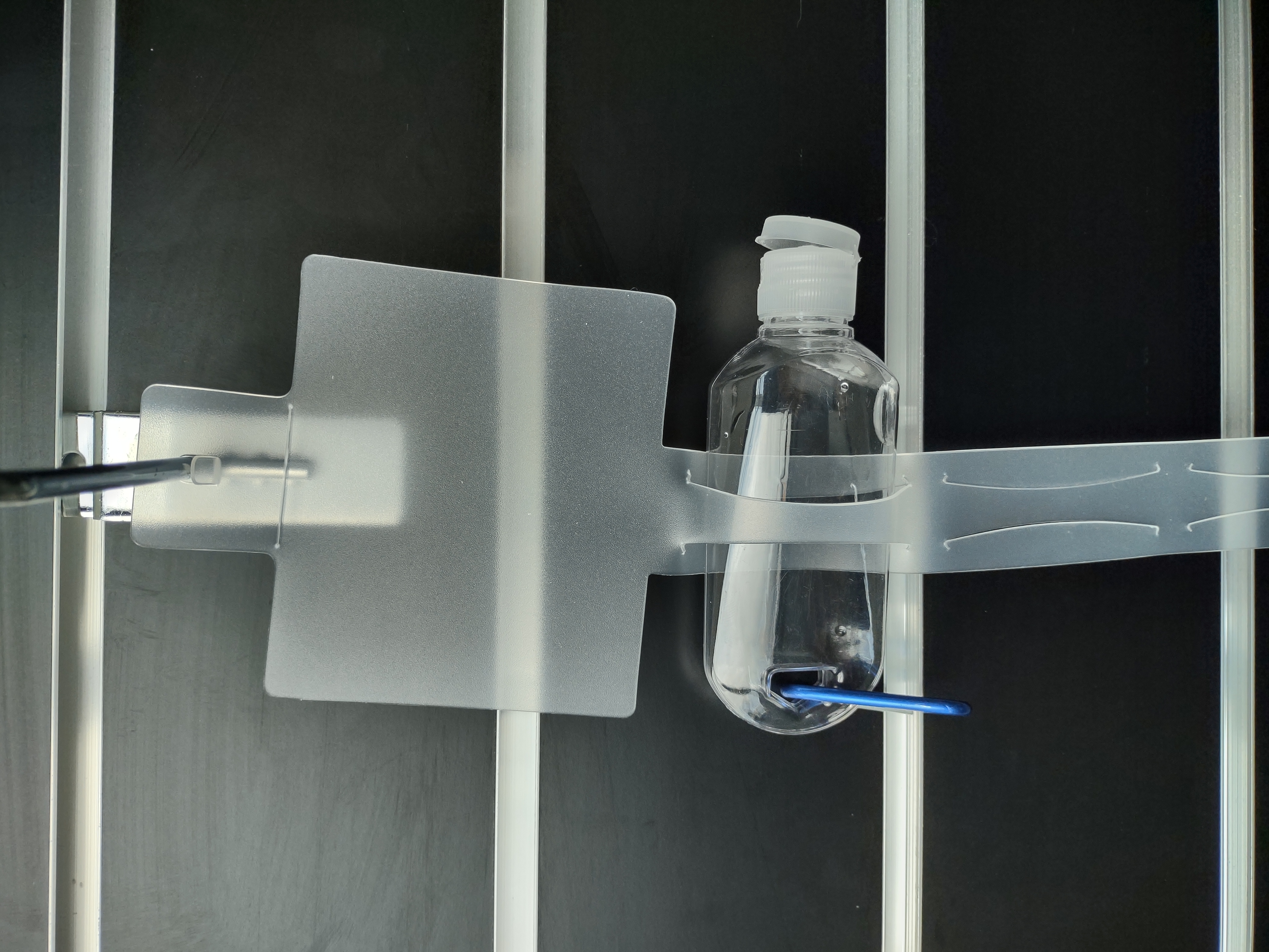 Clipstrip - 1031mm lengte - 12 Slots met kopkaart 100 x 85mm Clipstrip - 1031mm lengte - 12 Slots met kopkaart 100 x 85mm